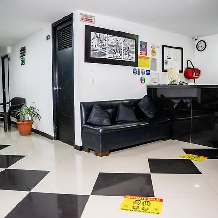 Hotel Laureles De Aburra Меделин Екстериор снимка