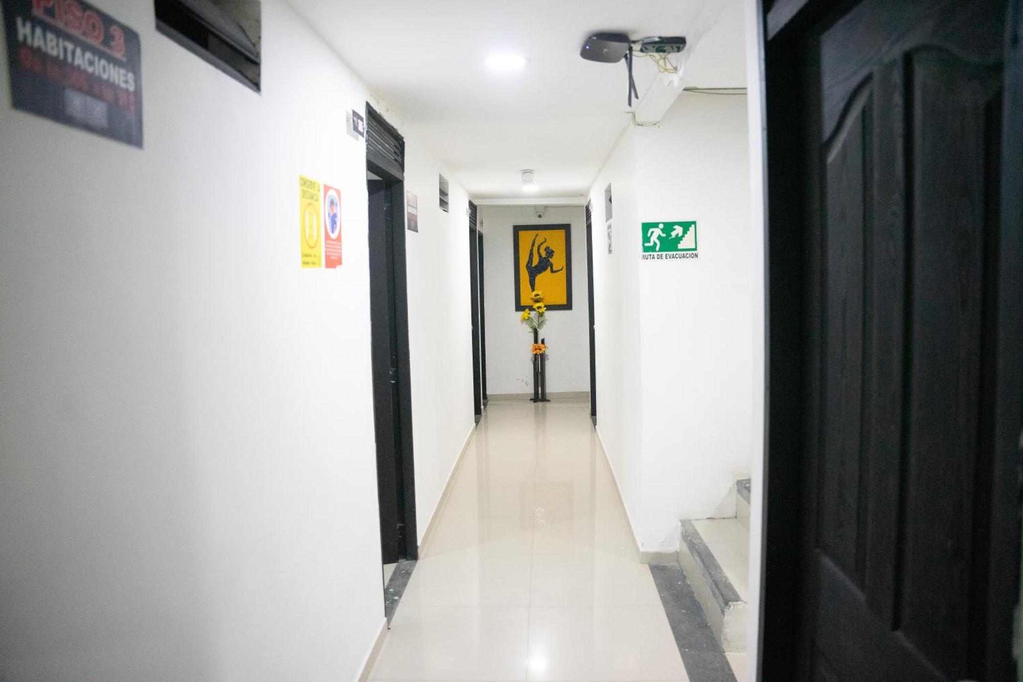 Hotel Laureles De Aburra Меделин Екстериор снимка