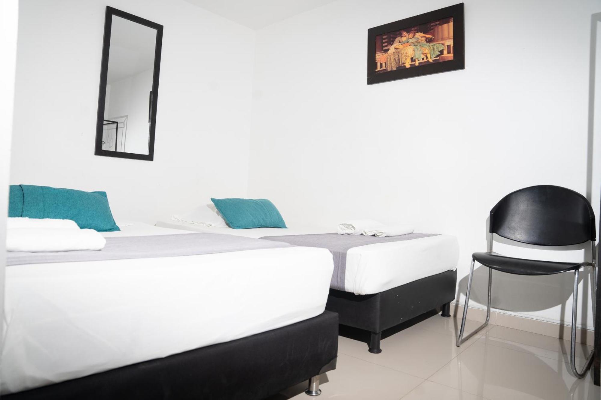 Hotel Laureles De Aburra Меделин Екстериор снимка