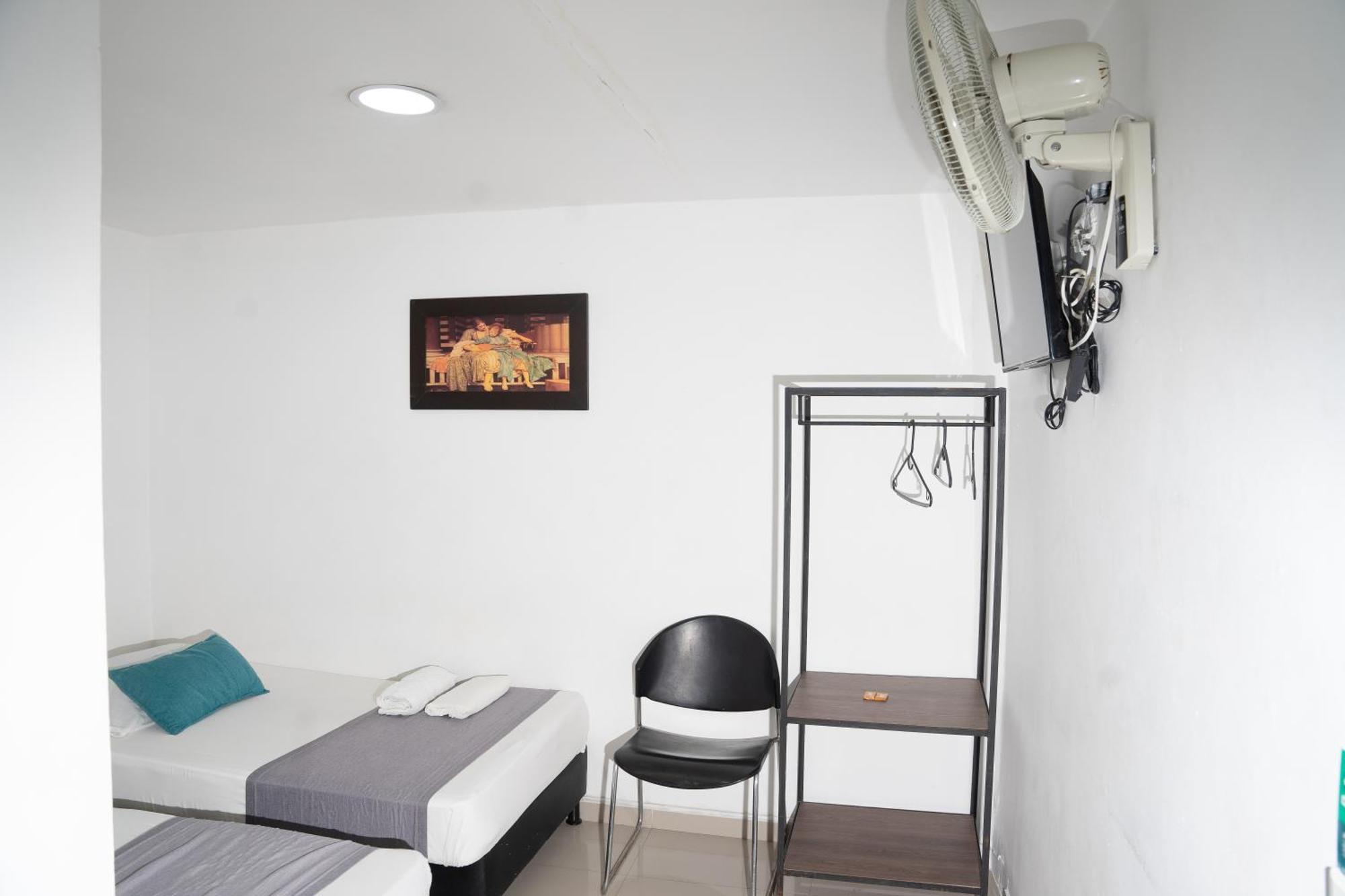 Hotel Laureles De Aburra Меделин Екстериор снимка