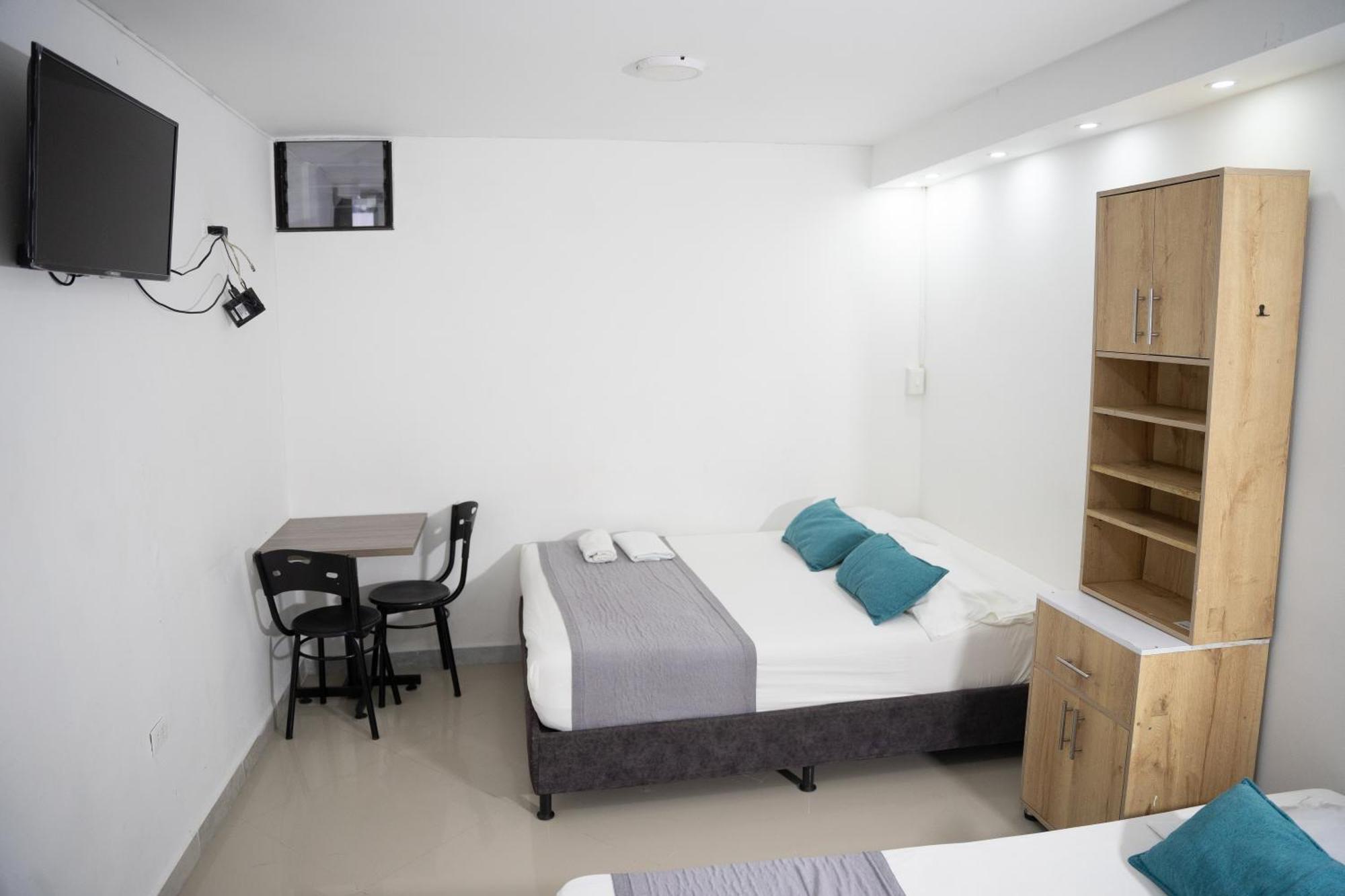 Hotel Laureles De Aburra Меделин Екстериор снимка
