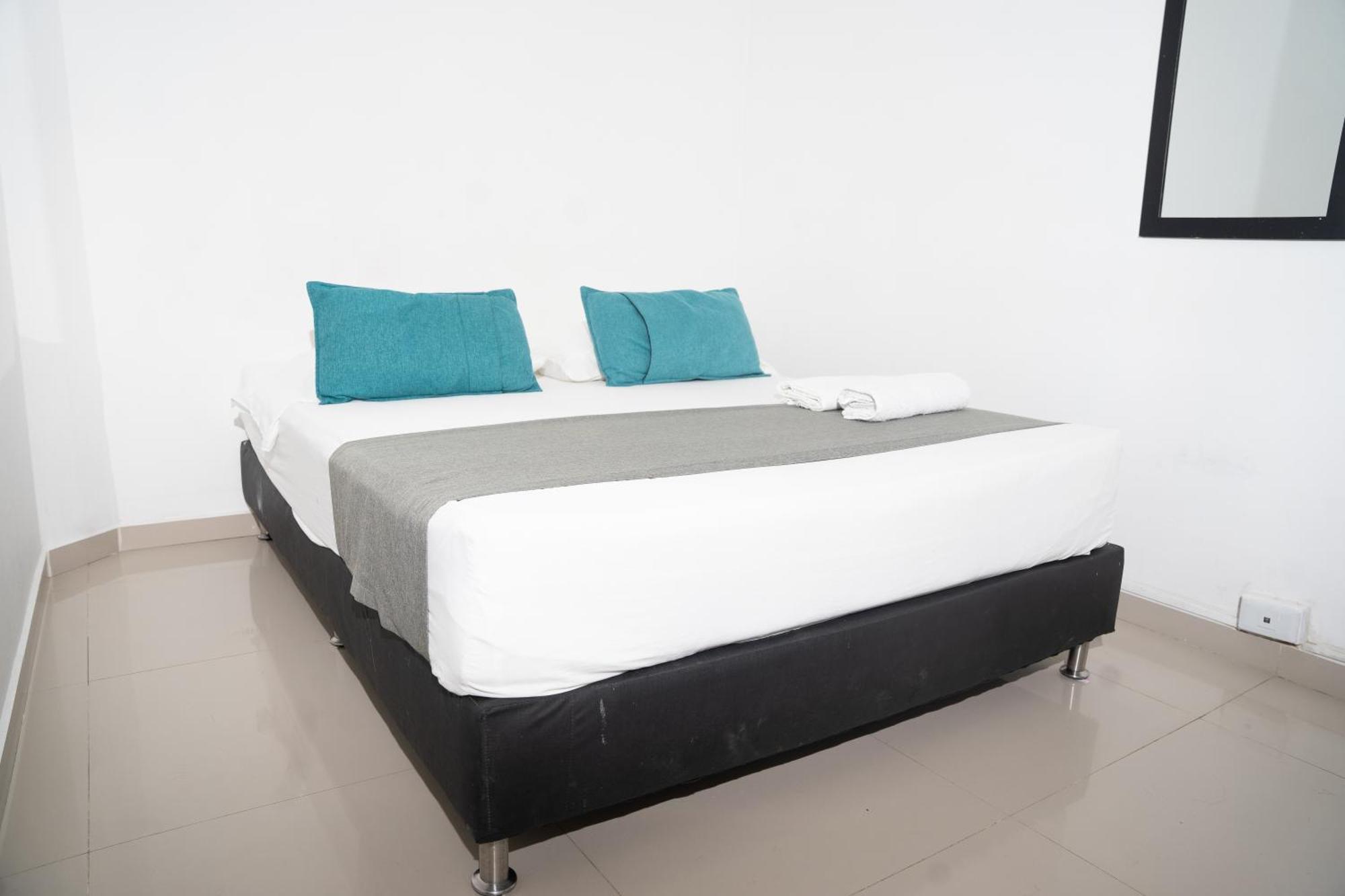 Hotel Laureles De Aburra Меделин Екстериор снимка