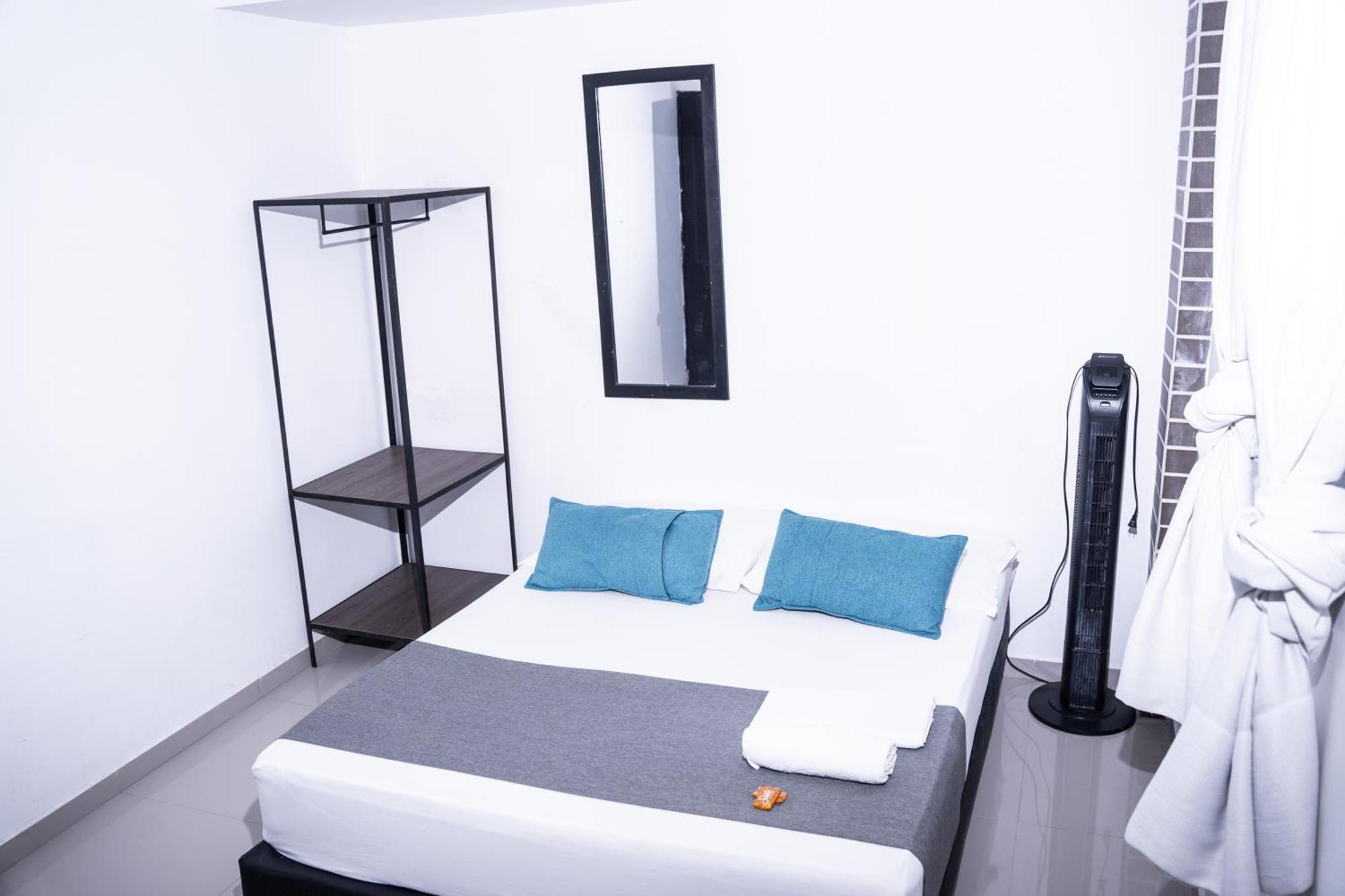 Hotel Laureles De Aburra Меделин Екстериор снимка