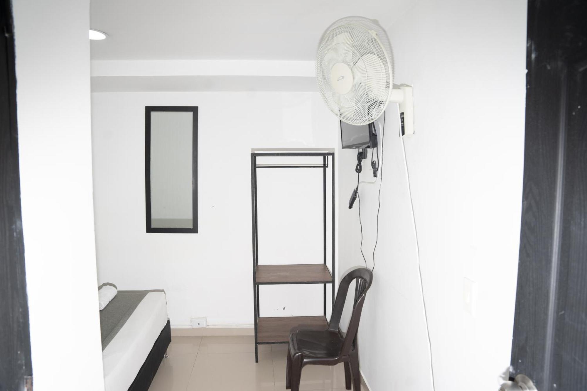 Hotel Laureles De Aburra Меделин Екстериор снимка