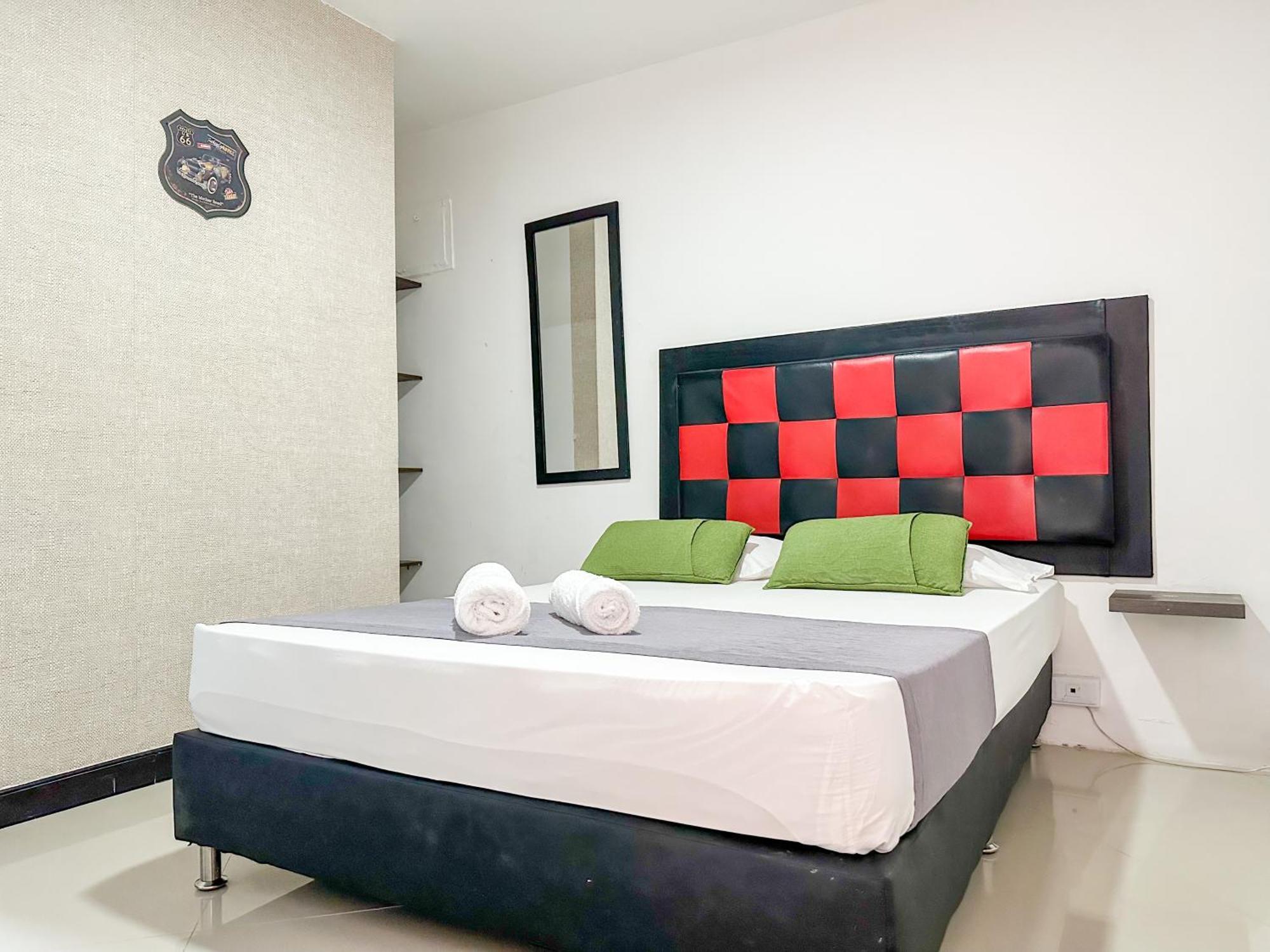 Hotel Laureles De Aburra Меделин Екстериор снимка